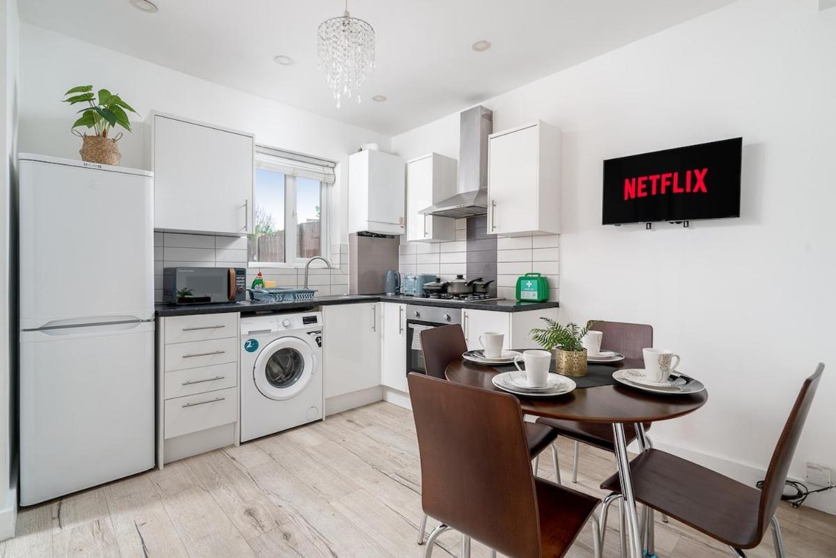 Apartamento Canning Town 4 Bed Flat Sleeps 7- For Groups, Families And Contractors- With Free Parking