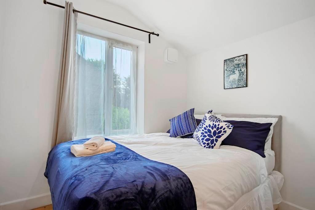 Canning Town 4 Bed Flat Sleeps 7- For Groups, Families And Contractors- With Free Parking Apartamento *