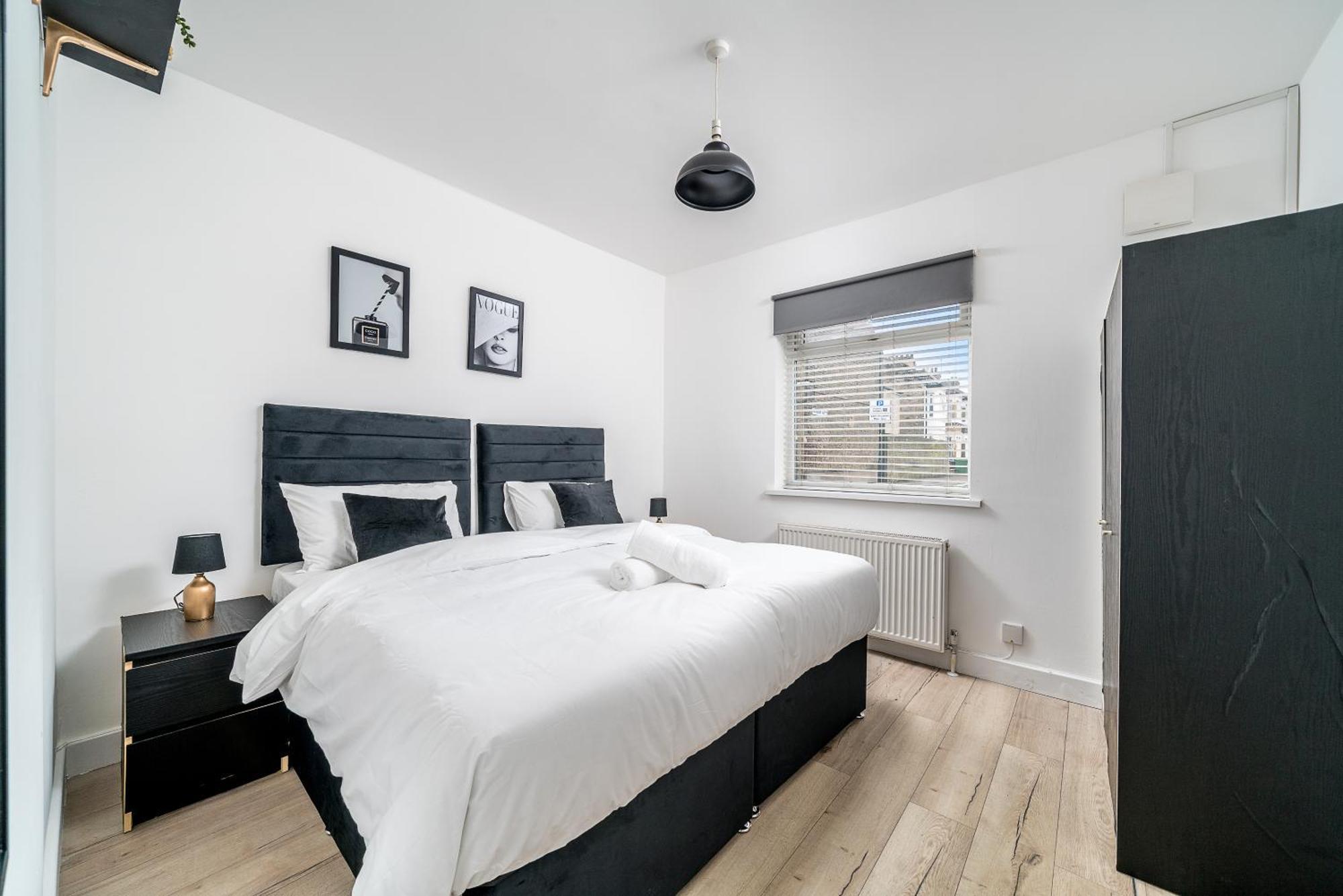 Canning Town 4 Bed Flat Sleeps 7- For Groups, Families And Contractors- With Free Parking Apartamento *