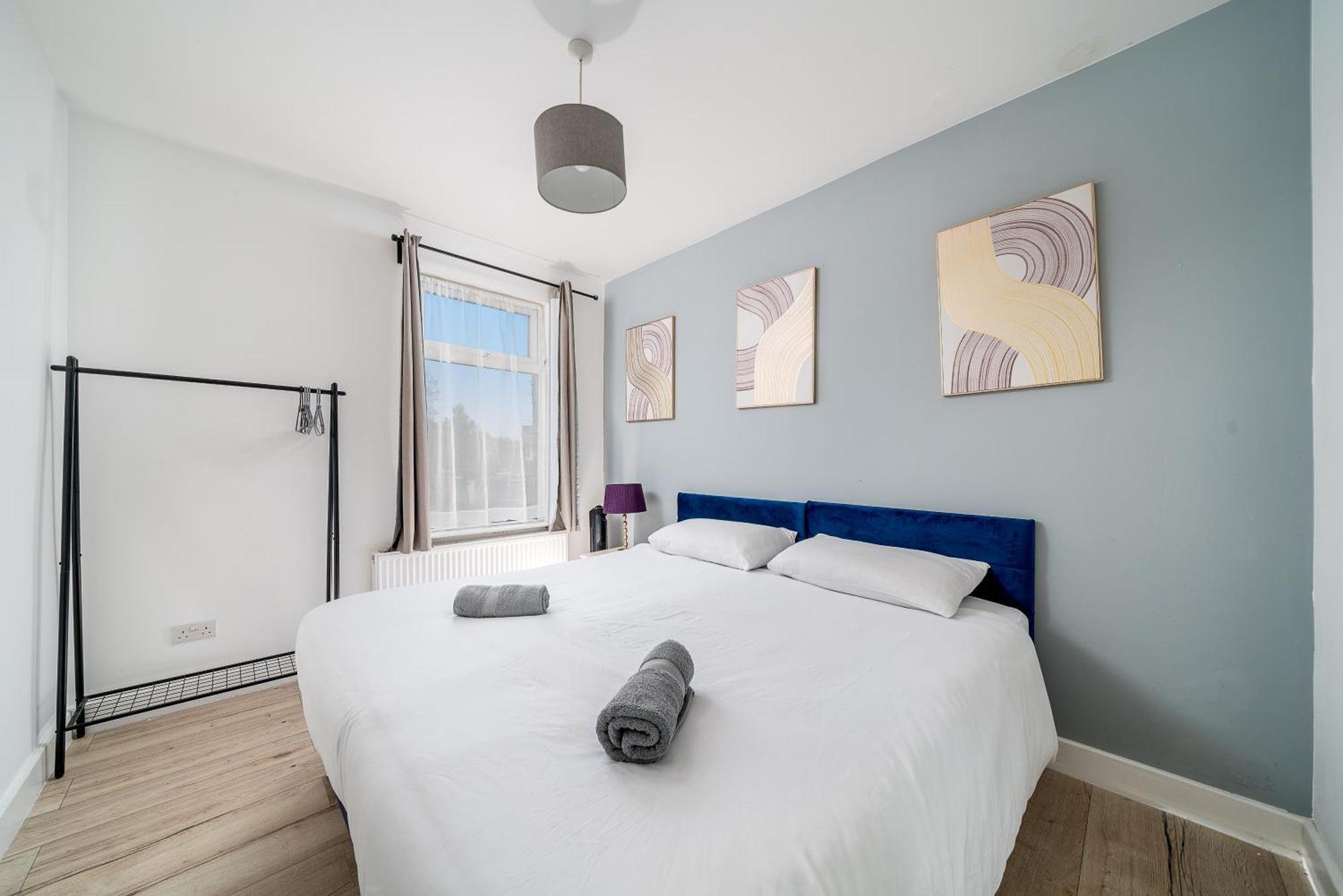Canning Town 4 Bed Flat Sleeps 7- For Groups, Families And Contractors- With Free Parking Apartamento Londres