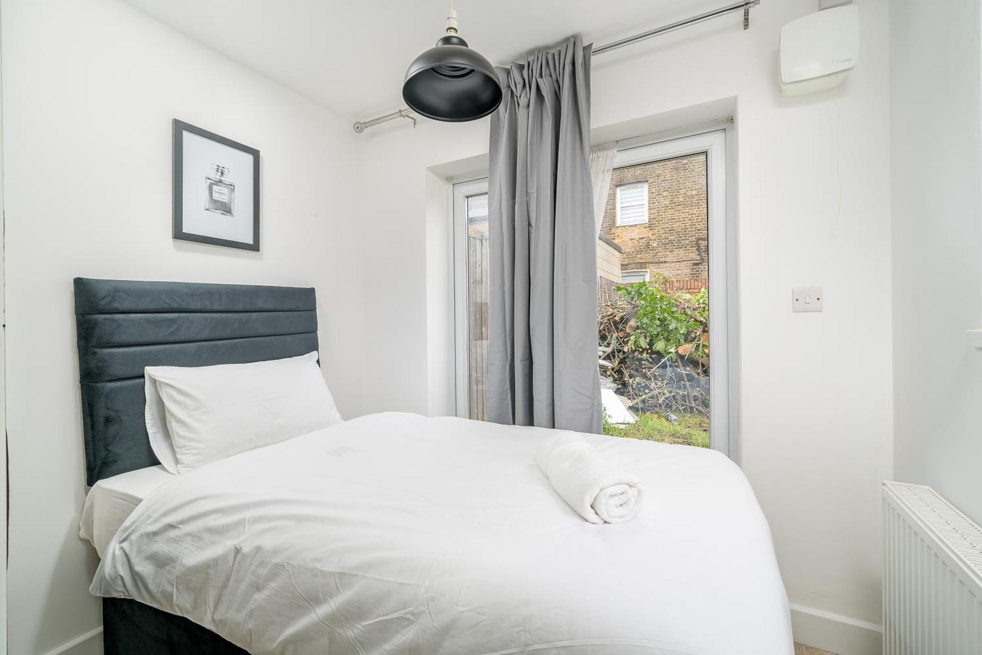 Apartamento Canning Town 4 Bed Flat Sleeps 7- For Groups, Families And Contractors- With Free Parking Londres